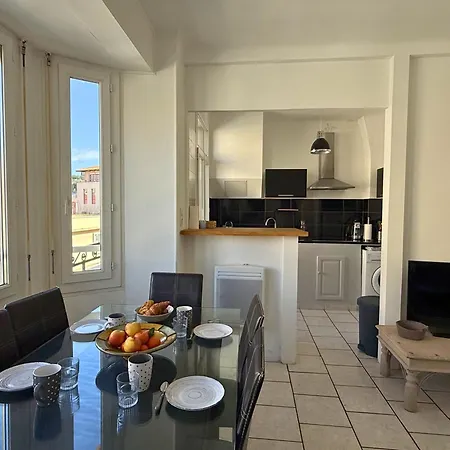 Apartment T3 Climatise Coeur De Ville, & Gare A Pied