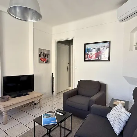 Apartment T3 Climatise Coeur De Ville, & Gare A Pied Saint-Raphael (Var)