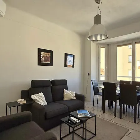 T3 Climatise Coeur De Ville, & Gare A Pied Apartment Saint-Raphael (Var)